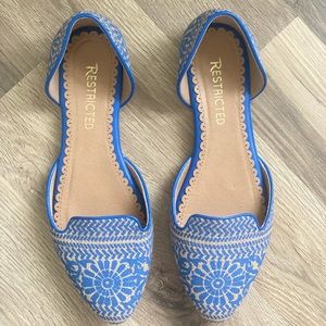 Restricted flats. Women’s 7.5.